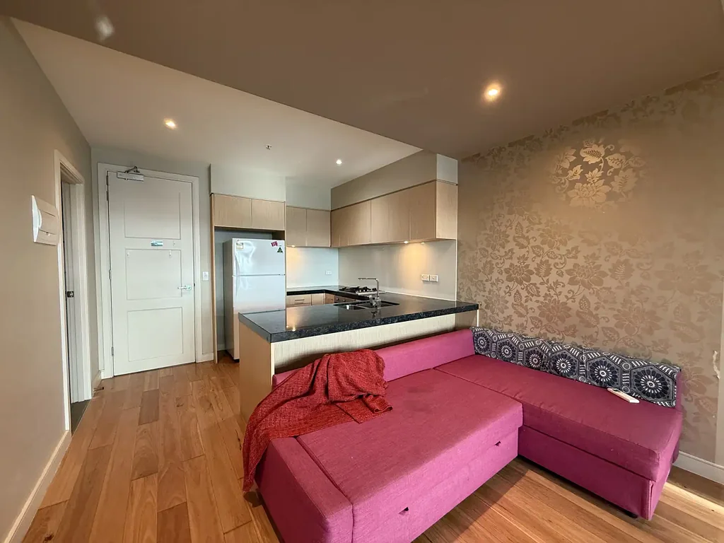 Perfect for Professionals & Students – Furnished CBD Apartment