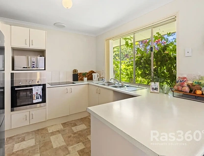 11/51 Olsen Avenue, Labrador, QLD 4215, 2房, 1浴, Townhouse