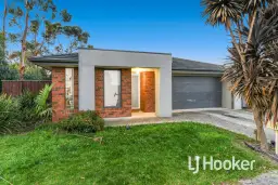 52 Devine Drive, Pakenham