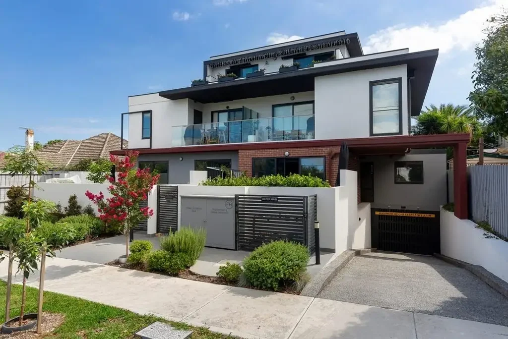 Modern Apartment Living in the Heart of Ormond