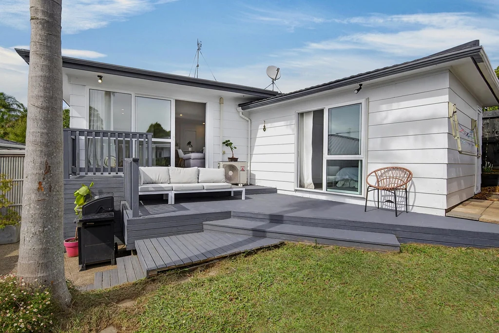 2/7 Tuscan Place, Half Moon Bay, Manukau City, Auckland