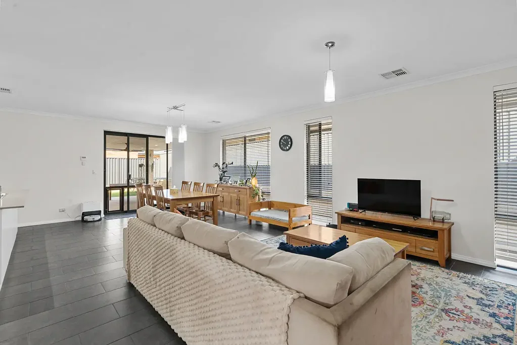 Baldivis 4Habitaciones Spacious family living opposite the park