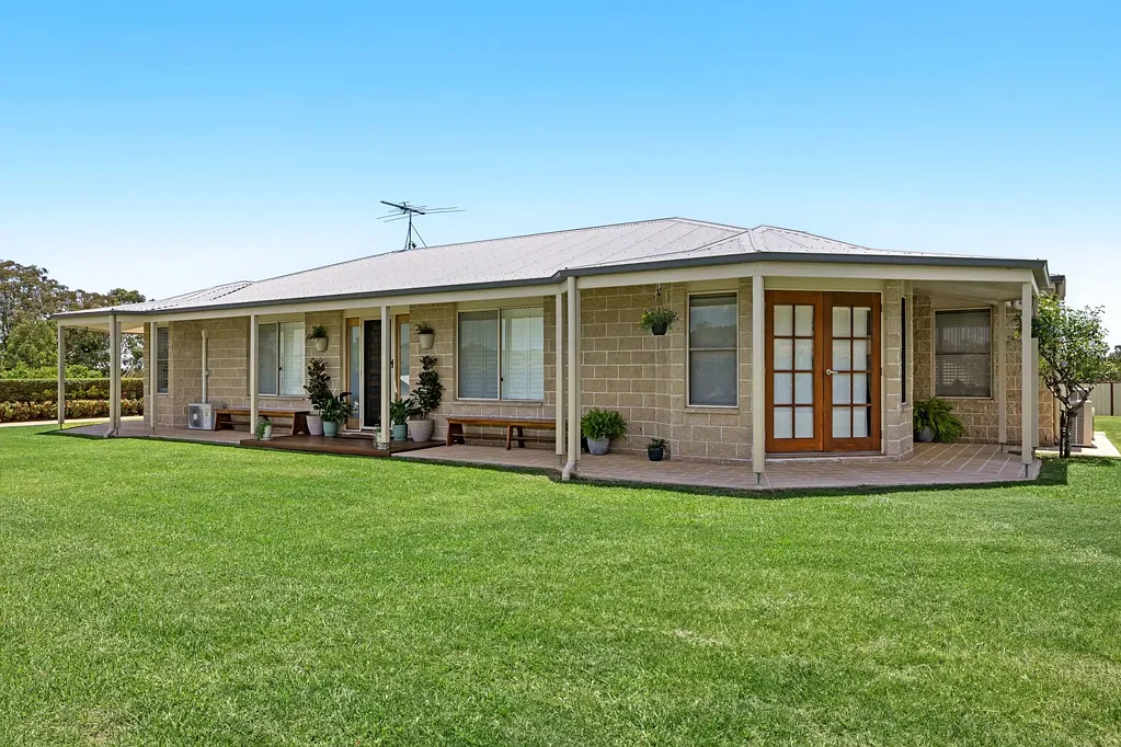 35-37 Diery Street, Rosenthal Heights, QLD 4370