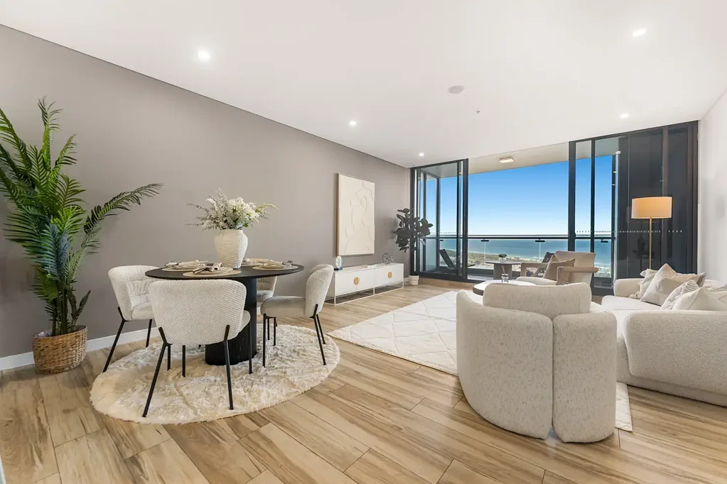 Southport 2침실 Stunning Ocean & Broadwater Views |Spacious 2-Bedroom Apartment with Dual Balconies
