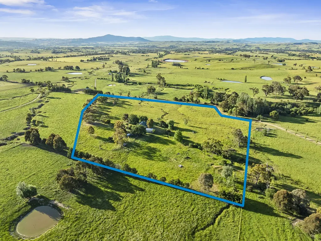 Boorolite 3房  Charming farmhouse on 16 peaceful and productive acres