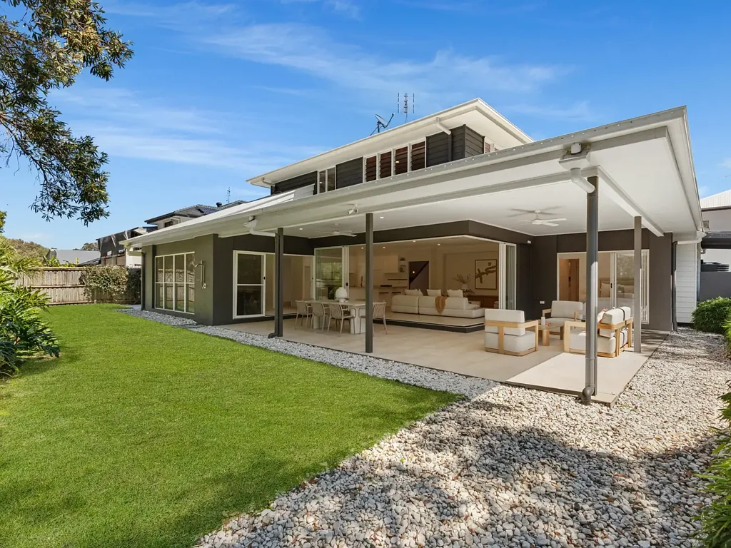 Twin Waters 4બેડરૂમ Private Twin Waters Retreat with Flexible 5-Bedroom Design on 816m2