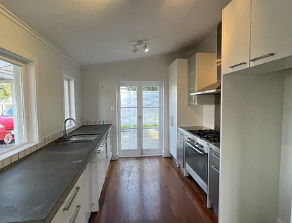 87 Don Buck Road, Massey, Waitakere City, 3房, 1浴, 整租独立别墅