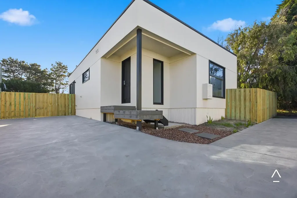Brand new 3 bedroom unit in George Town!