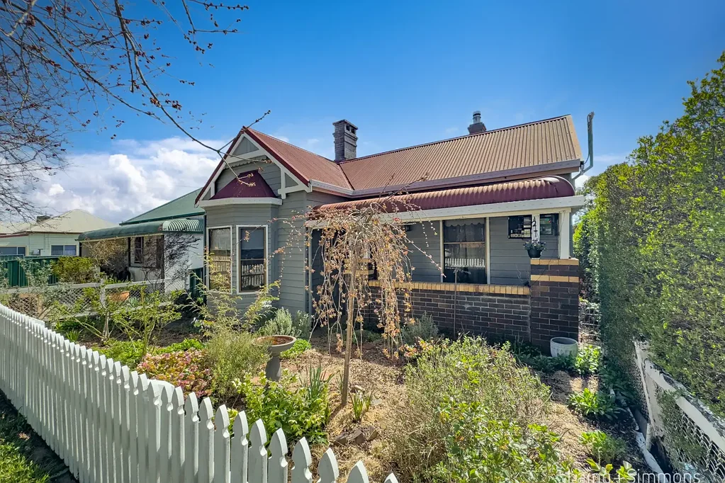 261 Rusden Street, Armidale, NSW 2350