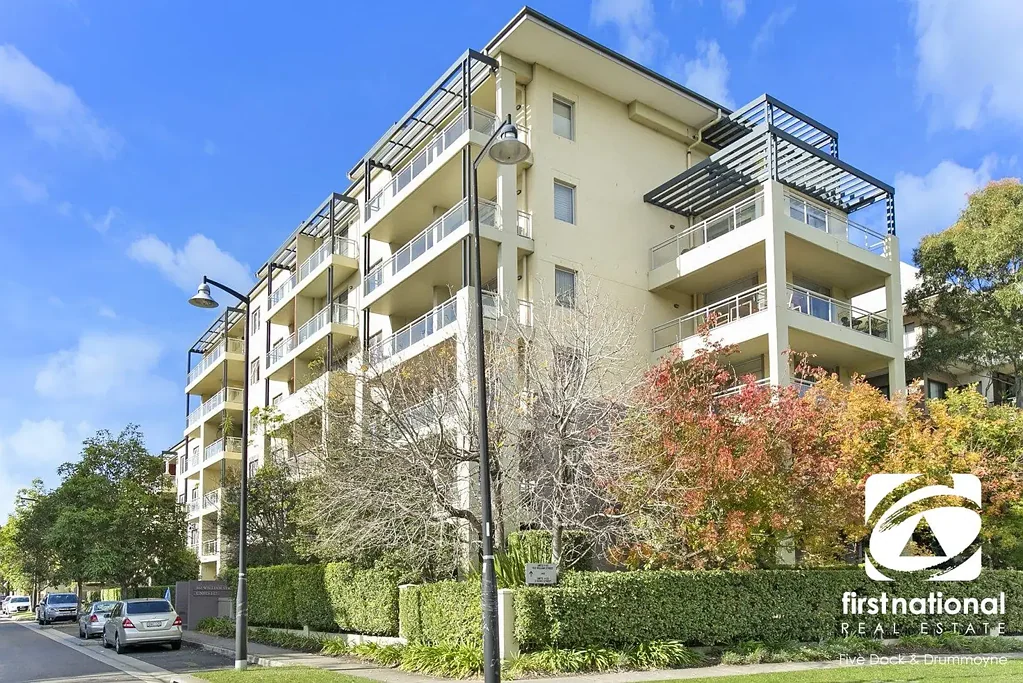 MODERN 2 BEDROOM RESORT STYLE APARTMENT + DOUBLE GARAGE