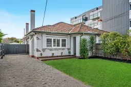 1439 Dandenong Road, Malvern East