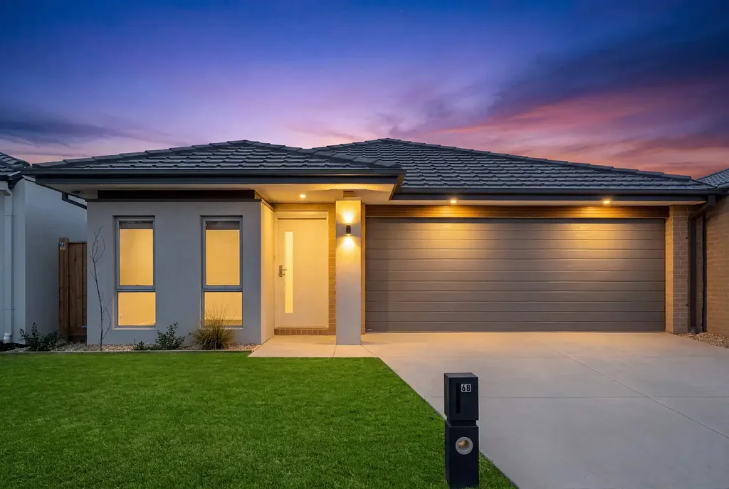Wyndham Vale 4બેડરૂમ Walk to School, child care and manor lakes shopping centre.
Study, Lounge and 4 bedroom.  Most Expensive location