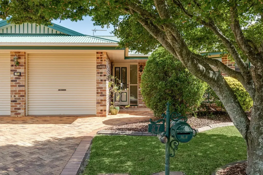27 Dandelion Drive, Middle Ridge, QLD 4350