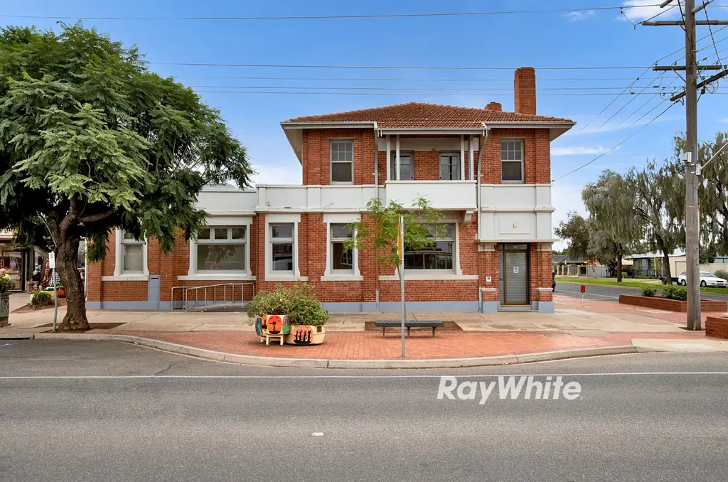 Merbein 5Zimmer Restored to it's former glory!
