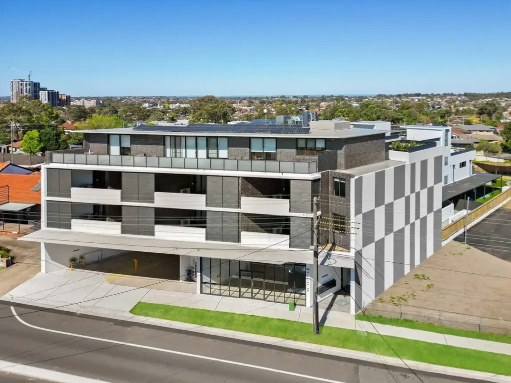 Merrylands 2房 现代设计 充足光线 两卧公寓 时尚休憩 优质电器 安全双车位 Modern Apartment Living with Stunning Views