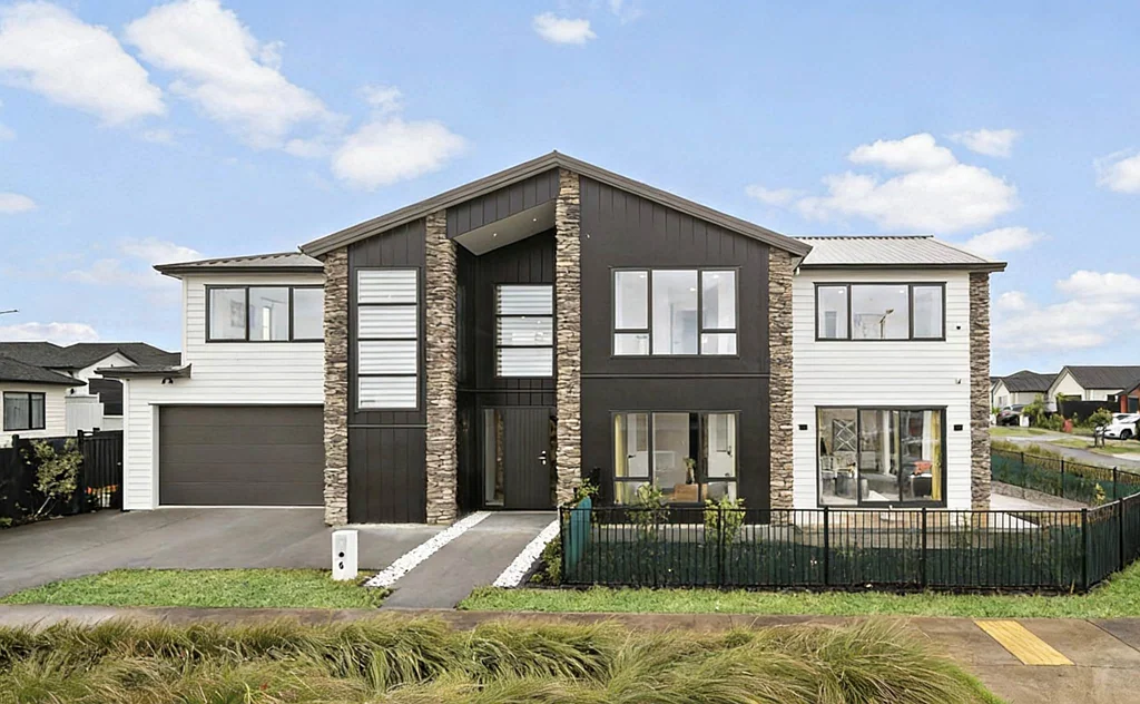 Milldale 6침실 High-Spec Luxury Living with Granny Potential