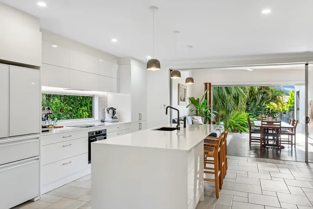 Alexandra Headland 4房  Discover the Ultimate Coastal Retreat in Alexandra Headland