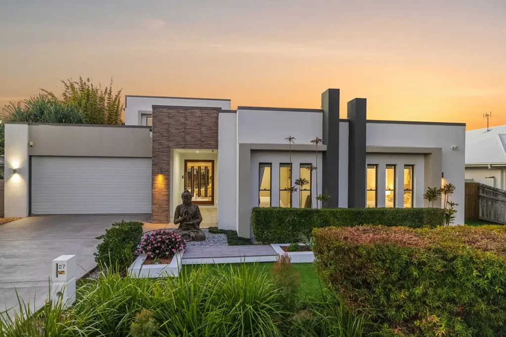 Birtinya 4房  Prime North Facing Waterfront Gem