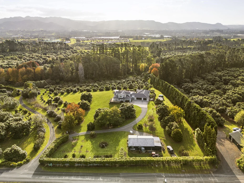 Katikati 7 Slaapkamer Multi-Generational Living - Views & Space for All