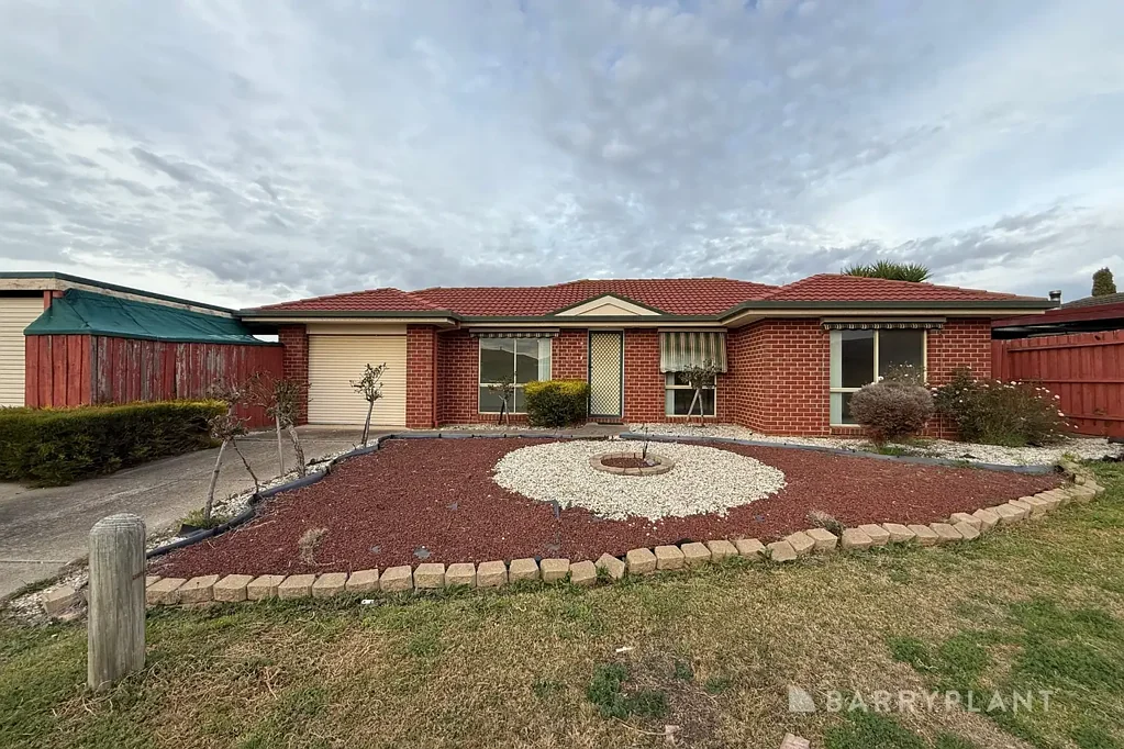 APPLICATION APPROVED - Perfectly Positioned Family Home in a Quiet Court Location
