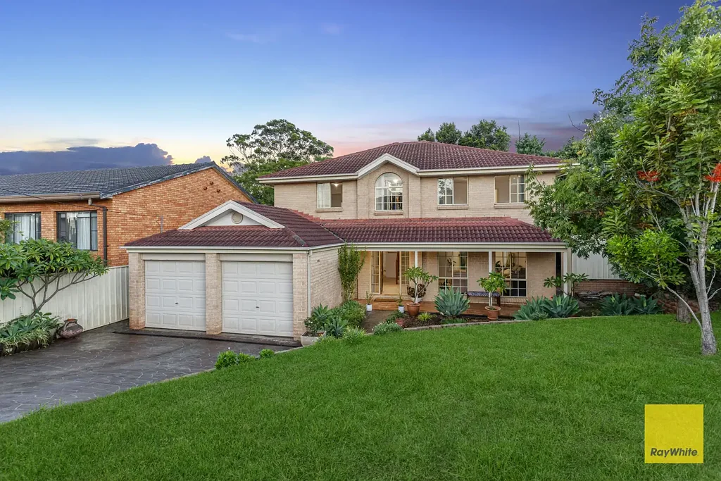 Seven Hills 5 Bedroom 5 Bedrooms, 618m2 block, Metella School Catchment, 2000 Built