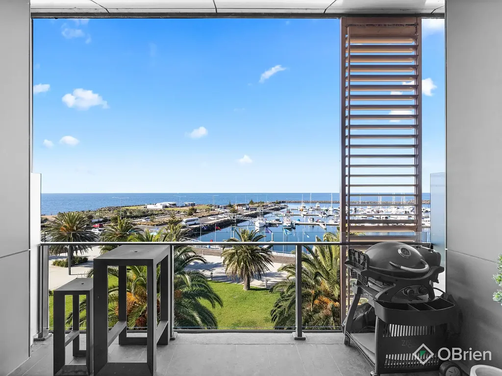 Werribee South 3房 Port Phillip Bay壮丽景色 双层现代公寓 主卧带全景阳台 开放式娱乐空间 专用学习角 指定停车位 健身房网球场 咖啡馆环绕 Unbeatable Bay and City Views
