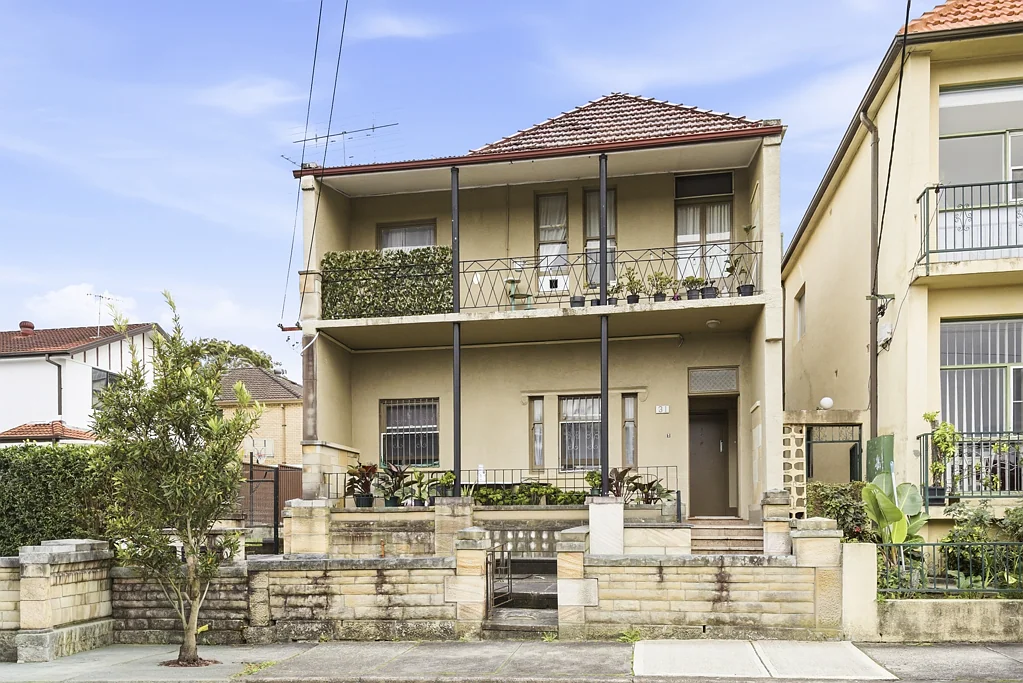 Ashfield 5Zimmer Grand-house Converted into Multiple Apartments