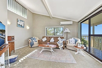 Address Withheld, Wangi Wangi, NSW 2267, 4 rūma, 3 rūma horoi, House