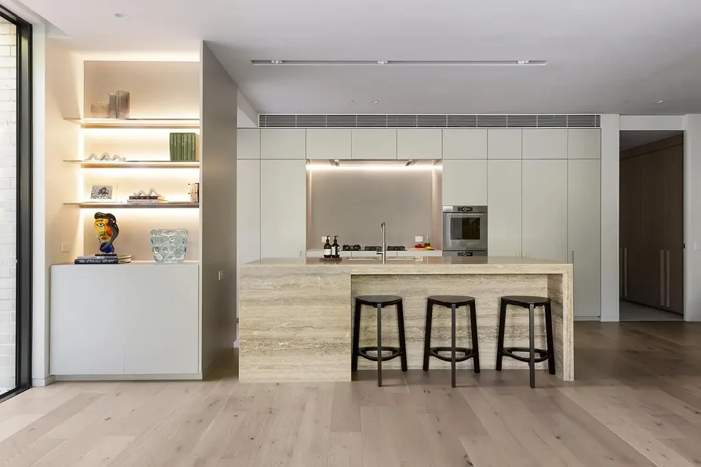 Kooyong 3房 Carr Architects设计 精品三房两卫 V-Zug厨房 Subzero冰箱 私人庭院露台 步入式衣帽间 地下车位 Mansard
