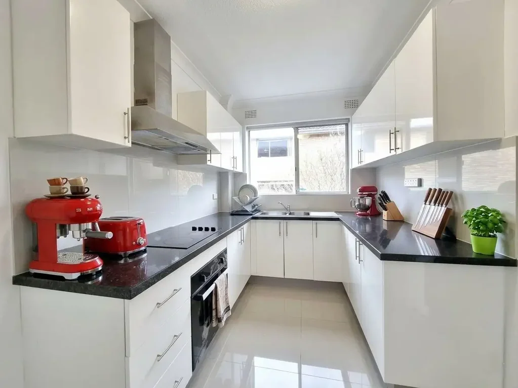 NEAR NEW SPACIOUS TWO BEDROOM UNIT IN TOP AREA