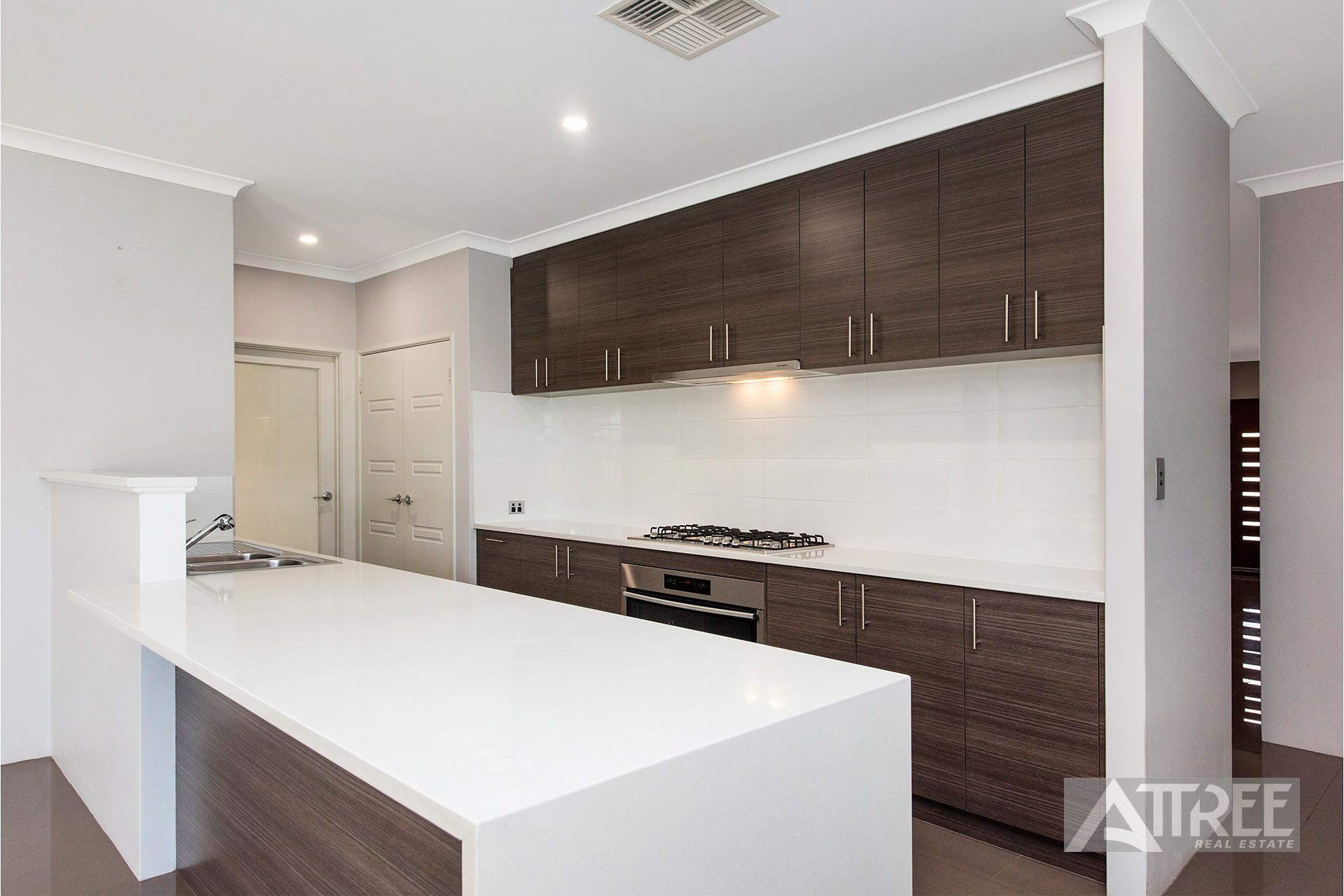 14 TRUMPET ST, SOUTHERN RIVER WA 6110, 0部屋, 0バスルーム, House