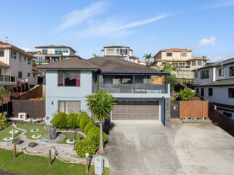 19 The Enclave, Totara Heights, Manukau City, Auckland
