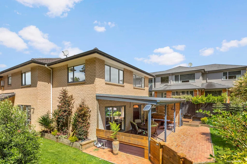 Greenhithe 5ਬੈੱਡਰੂਮ Solid Brick & Tile Family Home With Reserve View