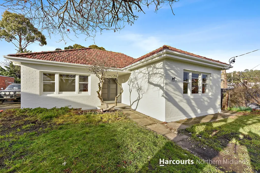 Freshly Renovated Home in a Prime Kings Meadows Location