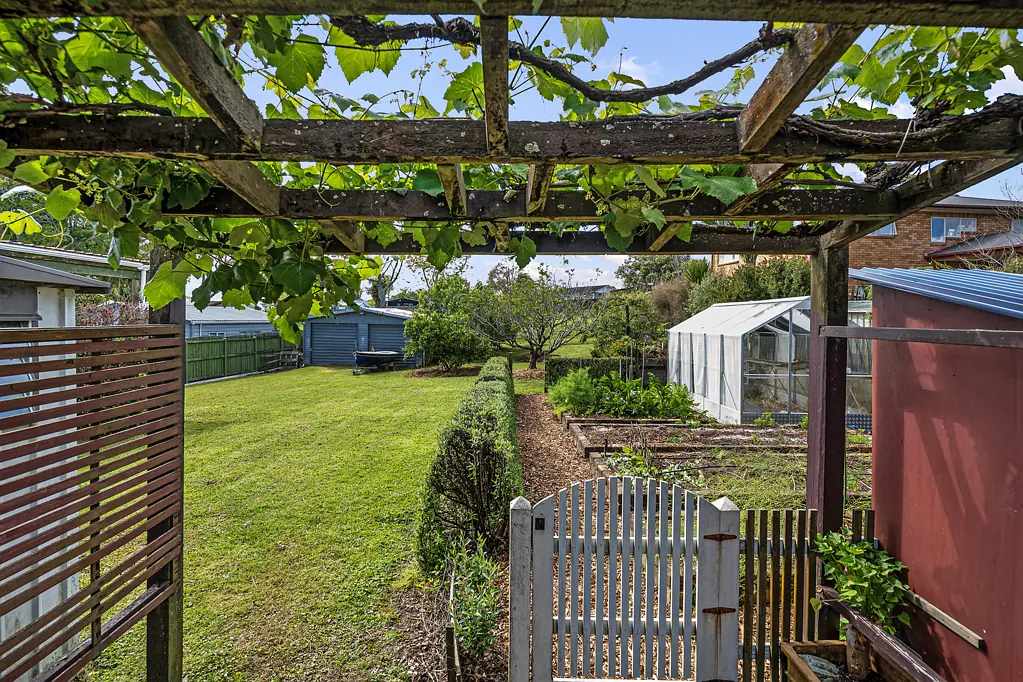 Glendene 3chambre The "Forever Backyard" You've Been Searching For