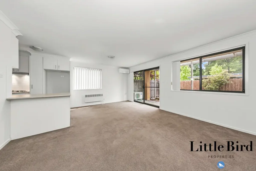 Light filled Ground Floor Apartment!