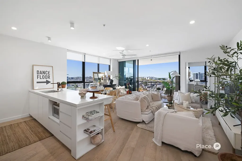 Bowen Hills 2ਬੈੱਡਰੂਮ Elevated 100sqm North-East Corner Apartment with Designer Edge