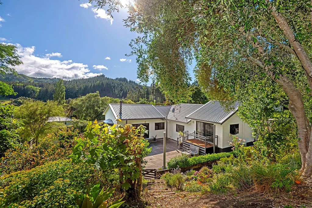 Whataupoko 3બેડરૂમ Modern comfort meets semi-rural charm