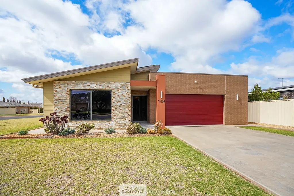Griffith 4 Bedroom Flagship Display Home – Premium Family Living with Extras