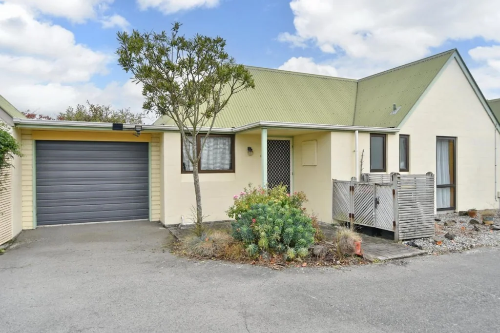 Upper Riccarton 2غرفة نوم Double Glazing & Location: Snap Me Up!
