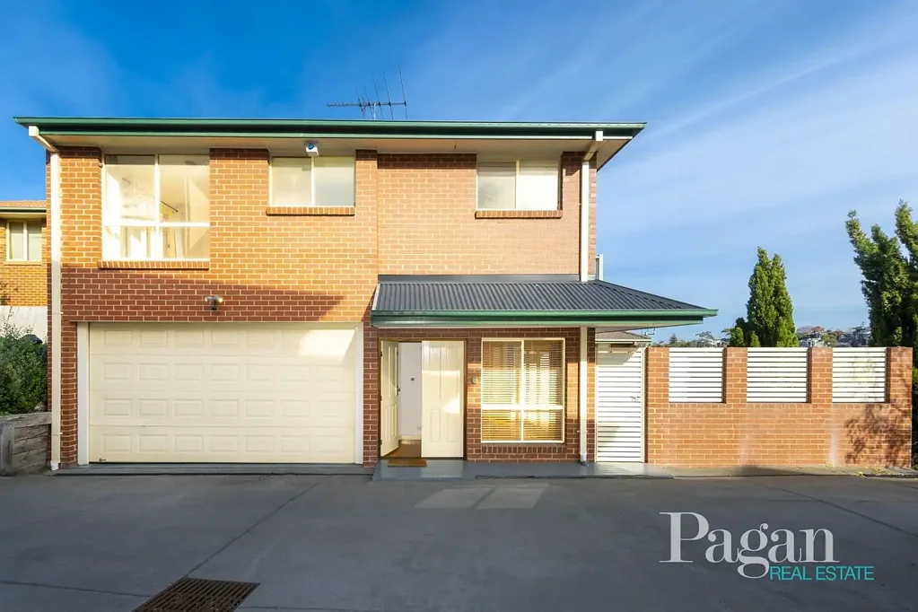 Triple storey home in Niddrie
