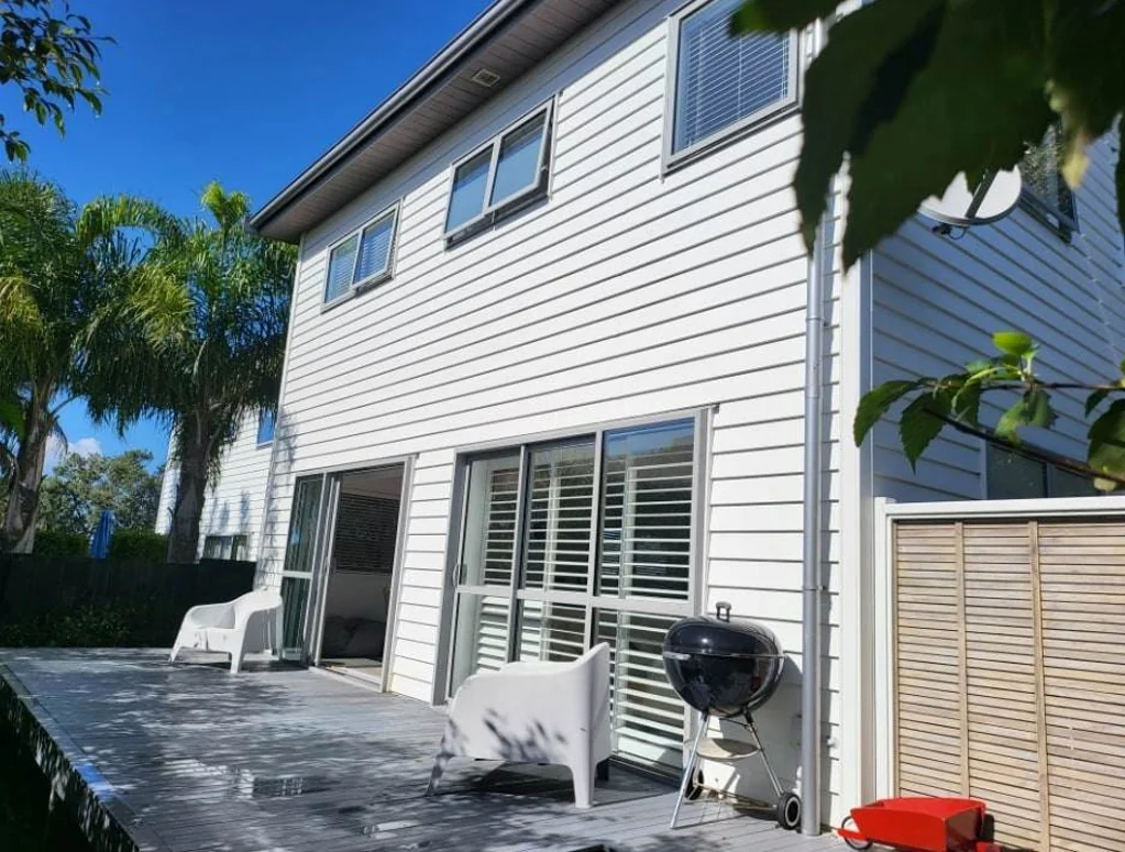 Three-Bedroom Home in Point England