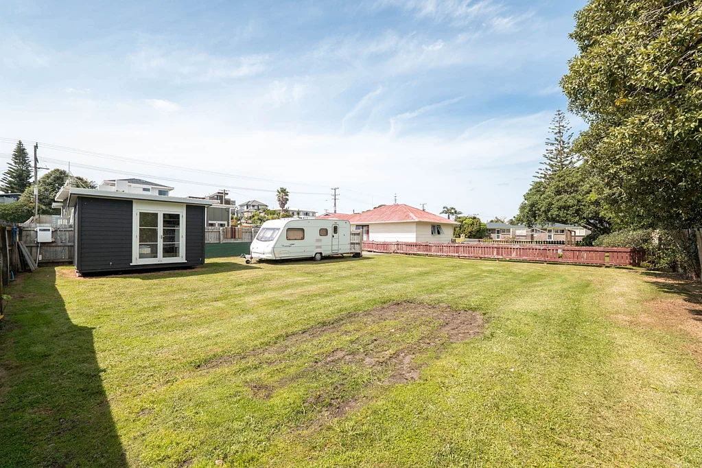 Waihi Beach No Covenants - BYO Dwelling