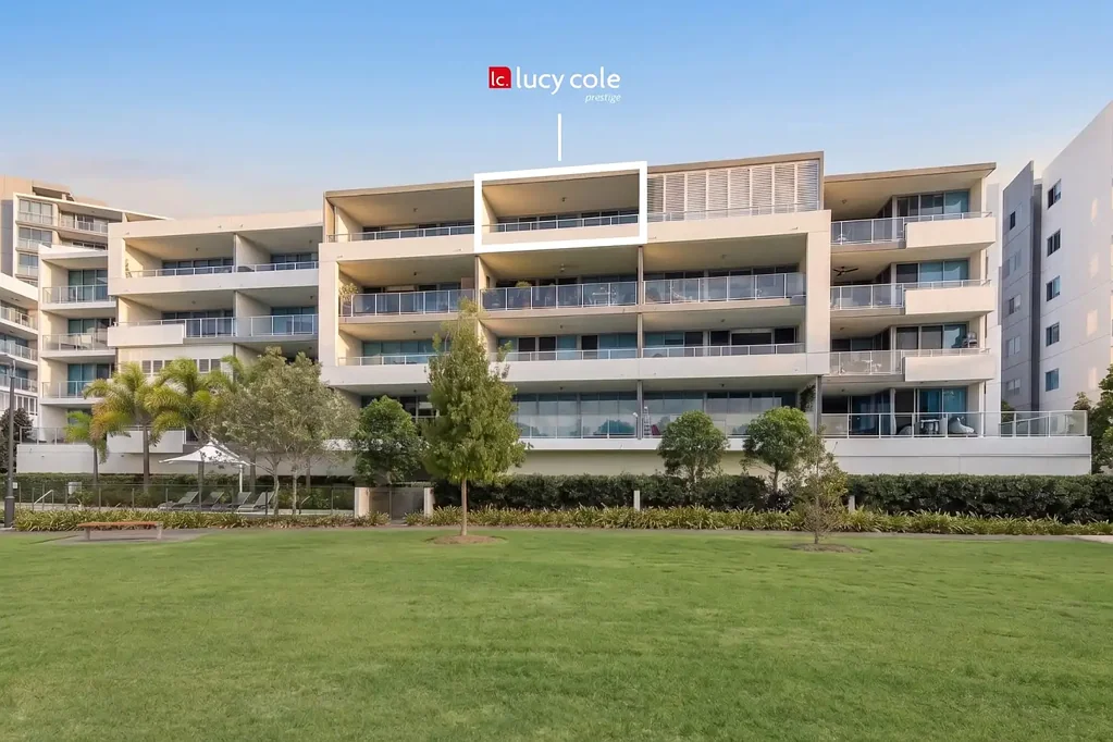 Biggera Waters 2બેડરૂમ Prime Top-Floor Position with North-Facing Parkland Outlook