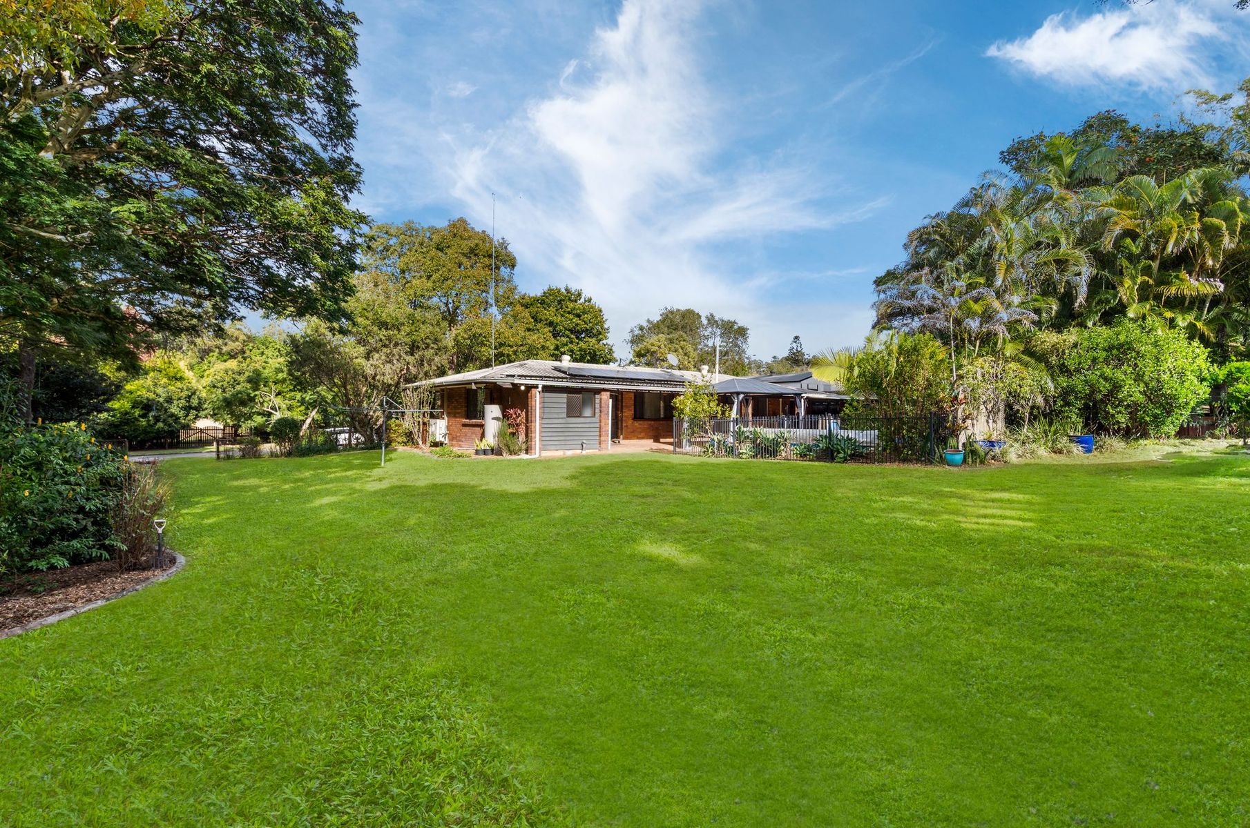 20 BANKSIA ST, REDLAND BAY QLD 4165, 0 chambres, 0 salles de bain, House