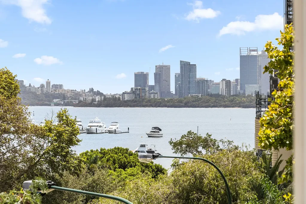 10/9 Kintail Road, Applecross, WA 6153