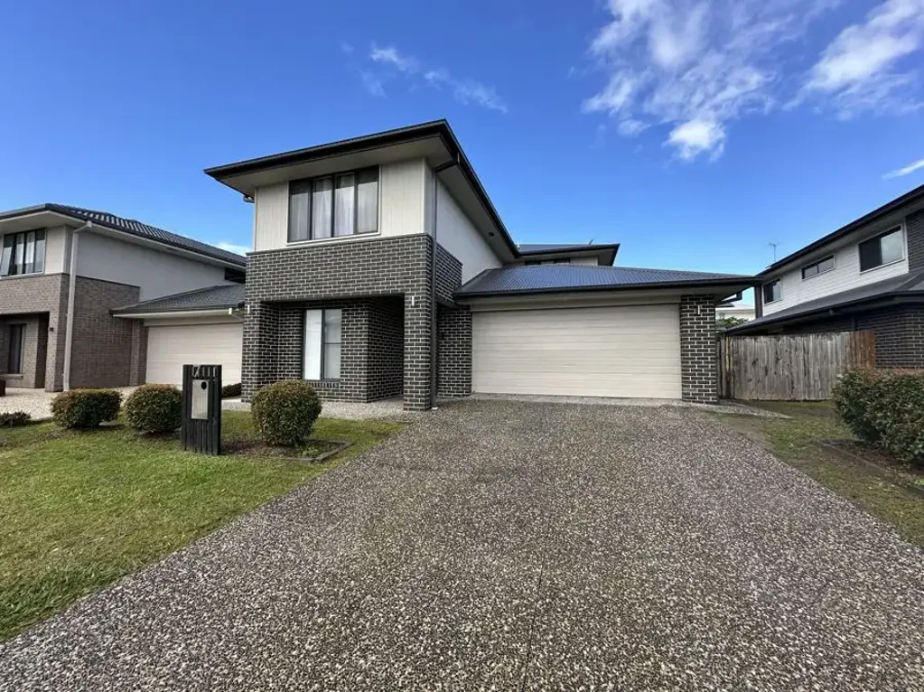 Stunning house with ducted aircon!