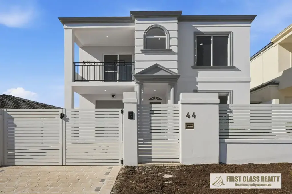 Tuart Hill 4 Slaapkamer Spacious Family Home with Multiple Living Areas in a Convenient Tuart Hill Location