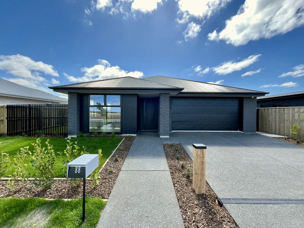4 bedroom home in Arbor Green
