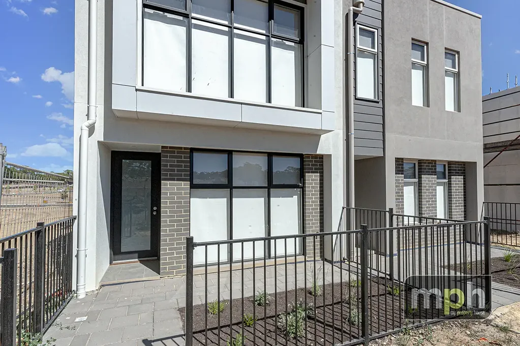 This home offers you the hills lifestyle you've always wanted!